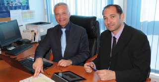 Michel Conte, 1er Maire-Adjoint en charge des Finances, et Régis Moranzoni , directeur des Finances de la ville